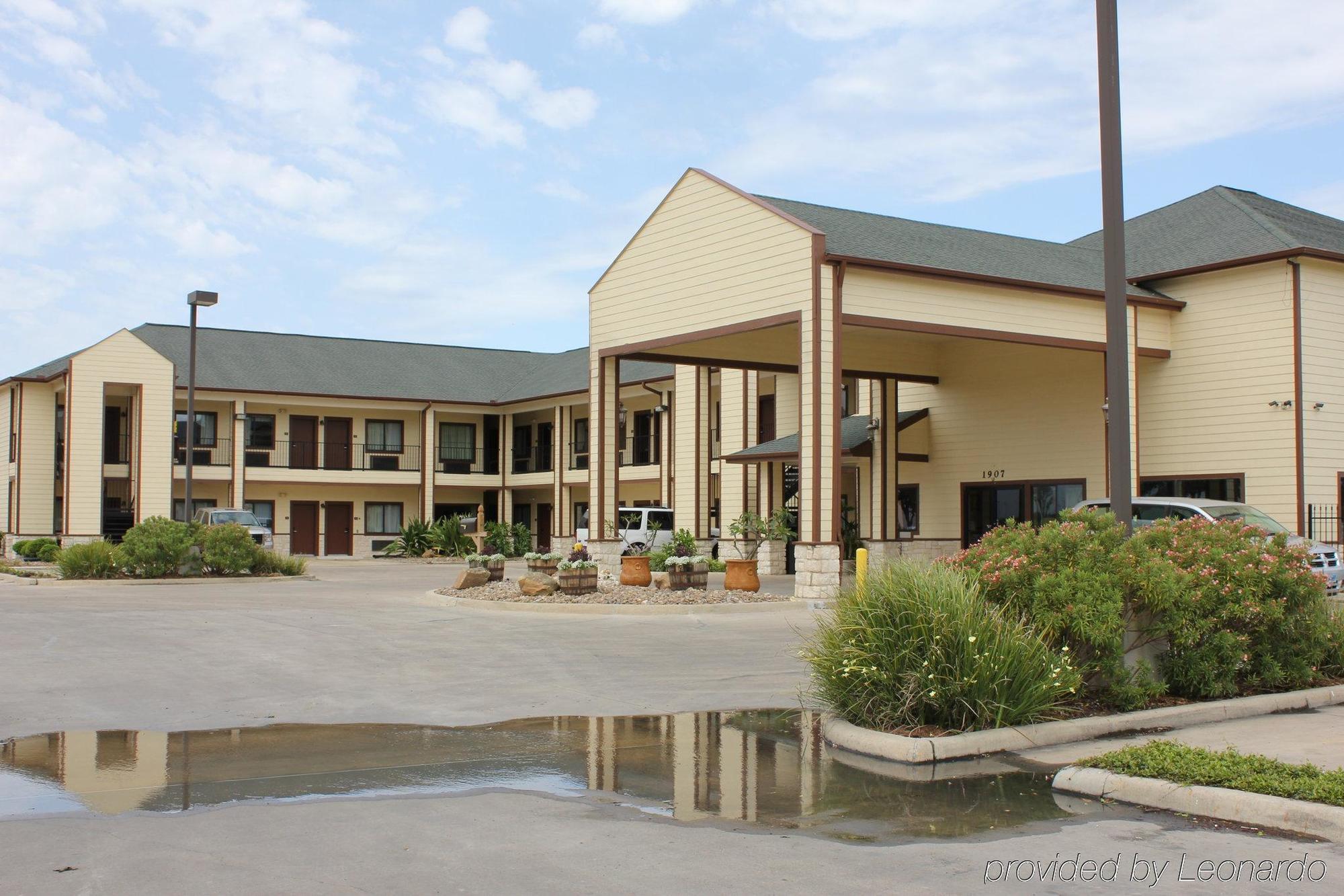 Lone Star Inn And Suites Victoria Exterior photo