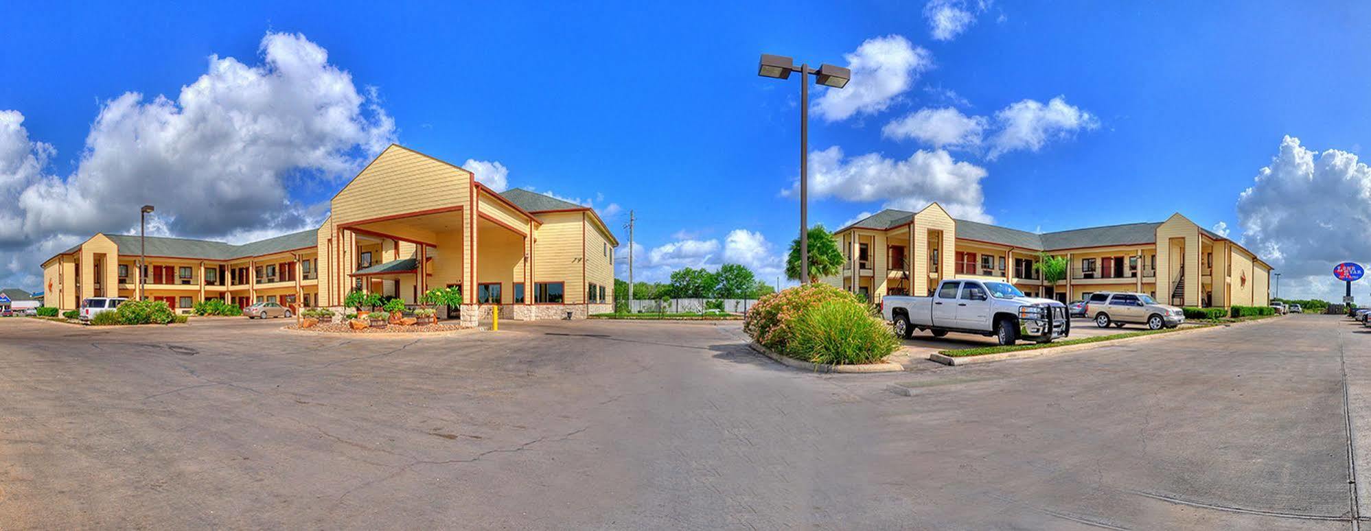 Lone Star Inn And Suites Victoria Exterior photo
